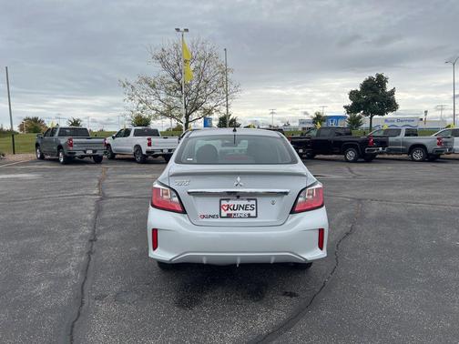 2024 Mitsubishi Mirage G4 ES