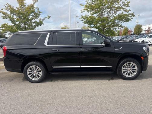 Onyx Black 2024 GMC Yukon XL SLT