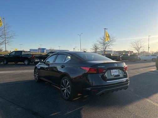 2020 Nissan Altima SR Intelligent AWD