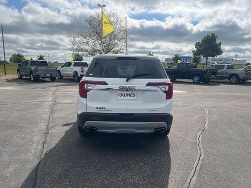 2023 GMC Acadia AWD SLT
