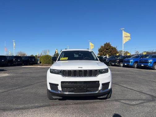 2023 Jeep Grand Cherokee L Laredo