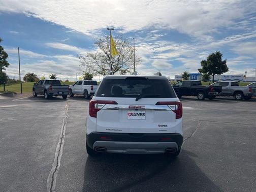2023 GMC Acadia AWD SLT