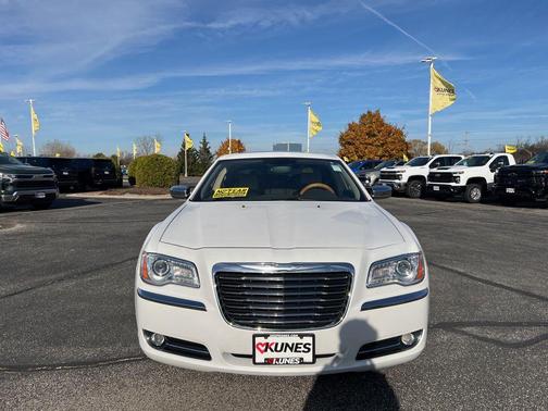 2012 Chrysler 300 Limited