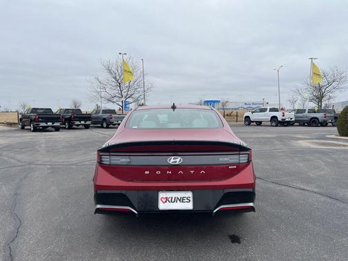 2025 Hyundai SONATA Hybrid SE