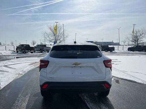 2025 Chevrolet Trax LS