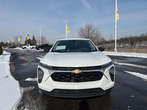 2025 Chevrolet Trax LS