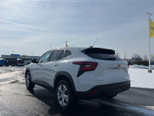 2025 Chevrolet Trax LS