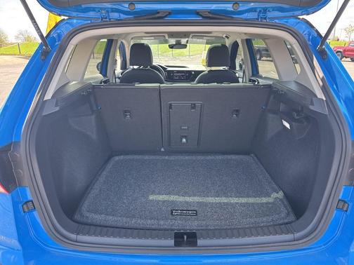 Cornflower Blue w/Deep Black Roof 2024 Volkswagen Taos 1.5T SE Black