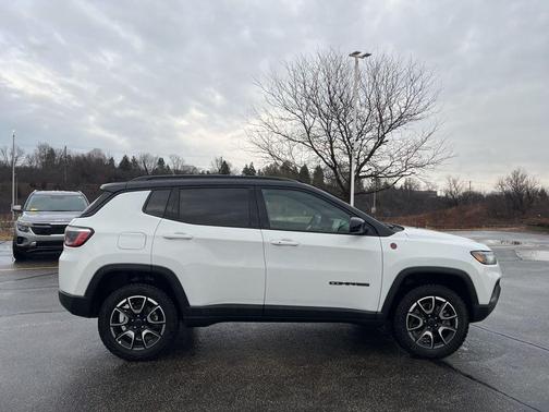 2025 Jeep Compass Trailhawk