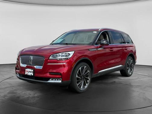 Red Carpet 2021 Lincoln Aviator Reserve AWD