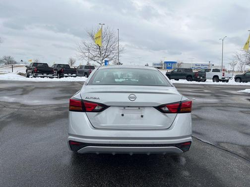 2023 Nissan Altima S FWD