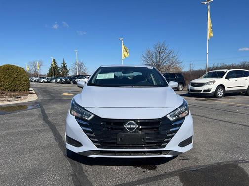 2025 Nissan Versa 1.6 SV