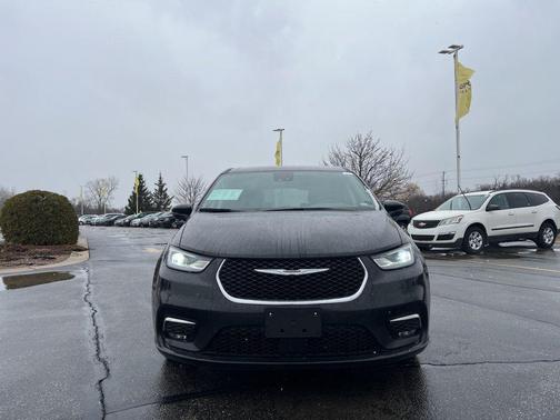 2023 Chrysler Pacifica Hybrid Touring L
