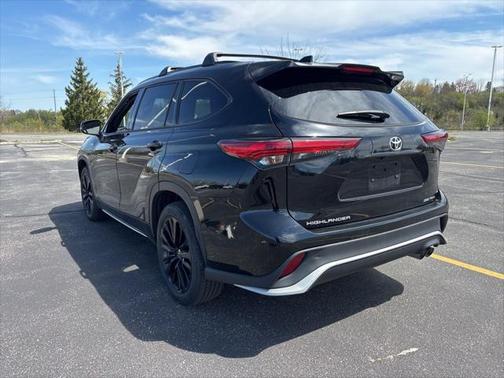 2023 Toyota Highlander XSE