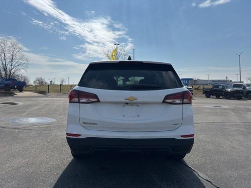 Summit White 2022 Chevrolet Equinox LS
