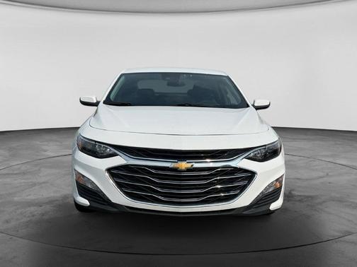 Summit White 2024 Chevrolet Malibu FWD 1LT