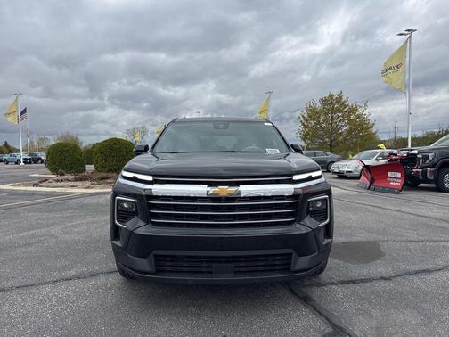 Black Metallic 2026 Chevrolet Traverse LT
