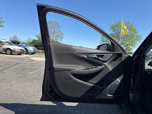 Mosaic Black Metallic 2023 Chevrolet Malibu FWD 1LT