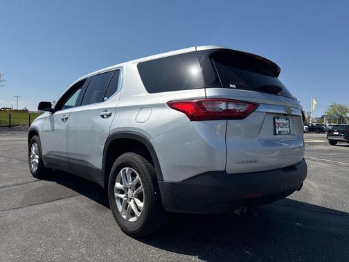 Silver Ice Metallic 2020 Chevrolet Traverse LS