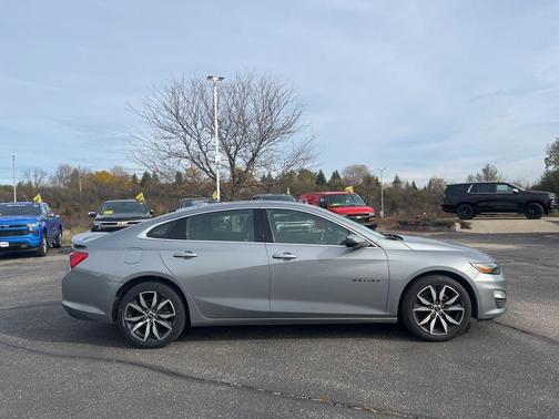 2023 Chevrolet Malibu FWD RS