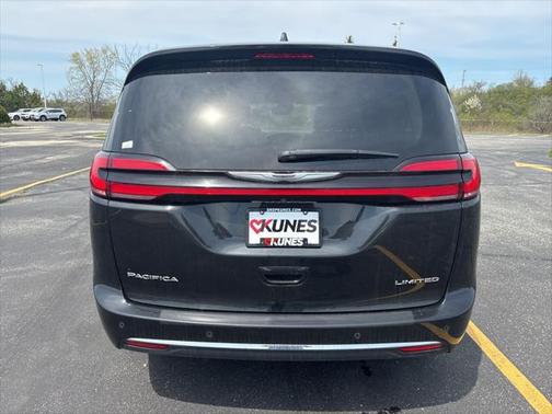 2022 Chrysler Pacifica Limited