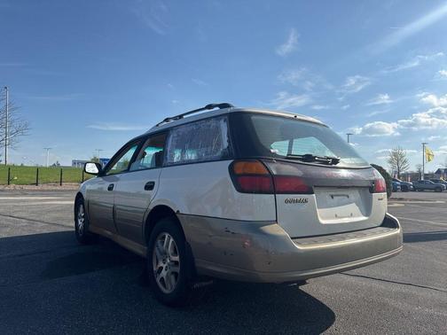 White Frost Pearl/Titanium Pearl 2003 Subaru Outback Base