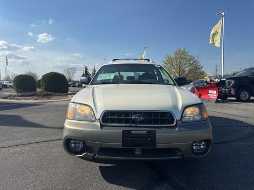 White Frost Pearl/Titanium Pearl 2003 Subaru Outback Base