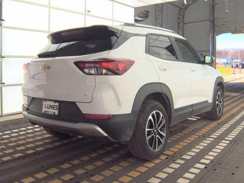 Summit White 2025 Chevrolet Trailblazer LT