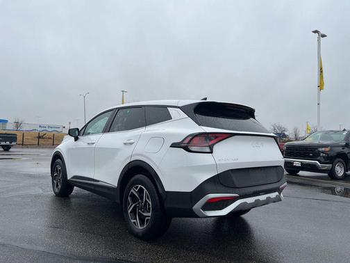 Glacial White Pearl 2025 Kia Sportage LX