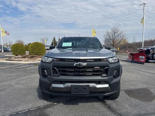 Sterling Gray Metallic 2023 Chevrolet Colorado Trail Boss