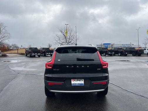 2024 Volvo XC40 B5 Core