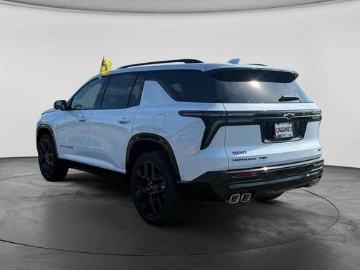 Polar White Tricoat 2026 Chevrolet Traverse RS