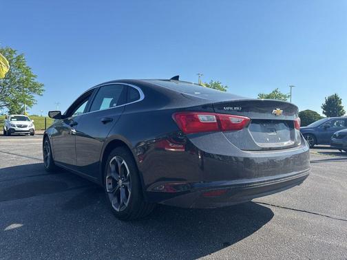 Dark Ash Metallic 2023 Chevrolet Malibu FWD 1LT