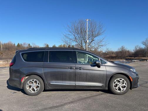2023 Chrysler Pacifica Limited