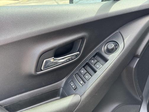 Satin Steel Metallic 2020 Chevrolet Trax LS