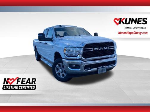 Bright White Clearcoat 2024 RAM 3500 Big Horn Crew Cab 4x4 8' Box