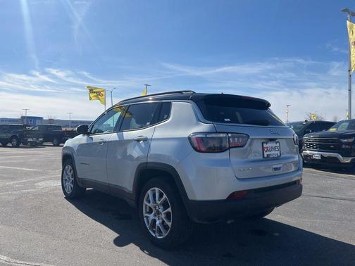 Silver Zynith Metallic Clearcoat 2025 Jeep Compass Limited