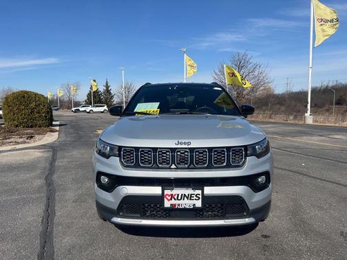 Silver Zynith Metallic Clearcoat 2025 Jeep Compass Limited