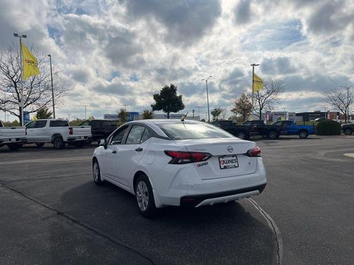 2024 Nissan Versa 1.6 S