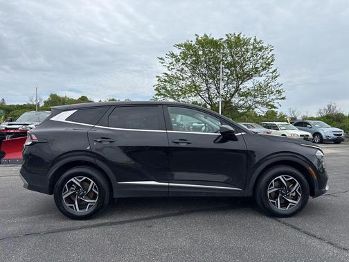 Fusion Black 2024 Kia Sportage LX