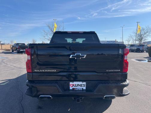 2024 Chevrolet Silverado 1500 Custom Trail Boss
