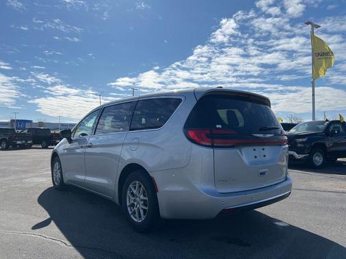 Silver Mist Clearcoat 2024 Chrysler Pacifica Touring L