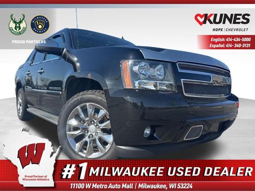 Black 2013 Chevrolet Avalanche LTZ