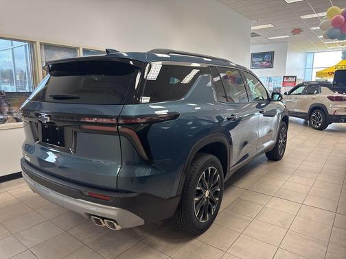 Lakeshore Blue Metallic 2026 Chevrolet Traverse LT