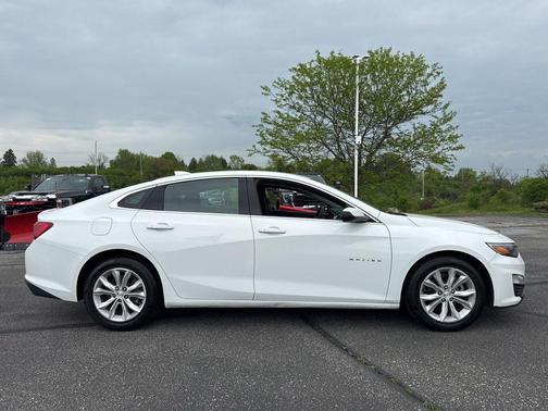 Summit White 2023 Chevrolet Malibu FWD 1LT