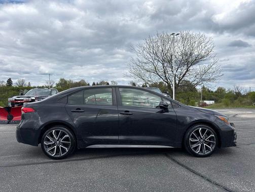 Black Sand Pearl 2021 Toyota Corolla SE