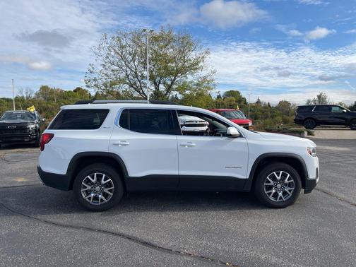 2023 GMC Acadia AWD SLT