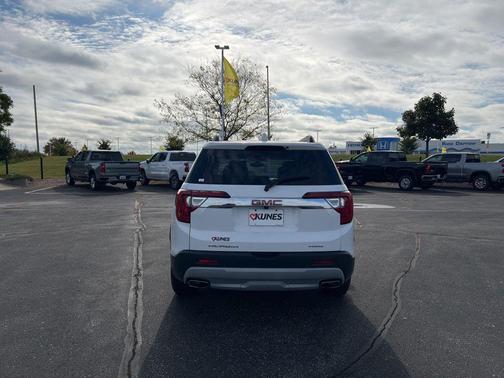 2023 GMC Acadia AWD SLT