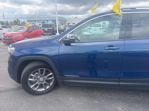 2023 GMC Terrain SLT