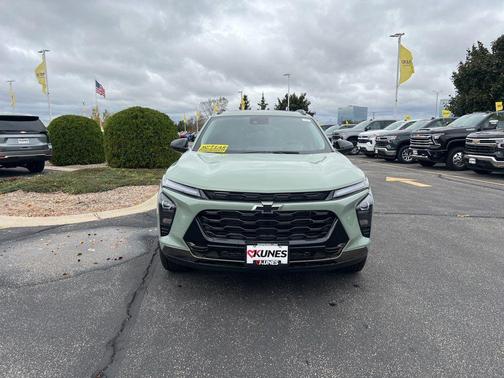 Cacti Green 2026 Chevrolet Trax FWD ACTIV
